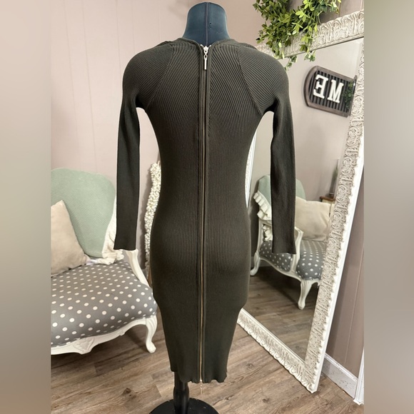 Dynamite Dresses & Skirts - Dynamite • Full Zipper Back Bodycon Dress